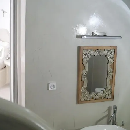 Golden Stone Santorini Akrotírion