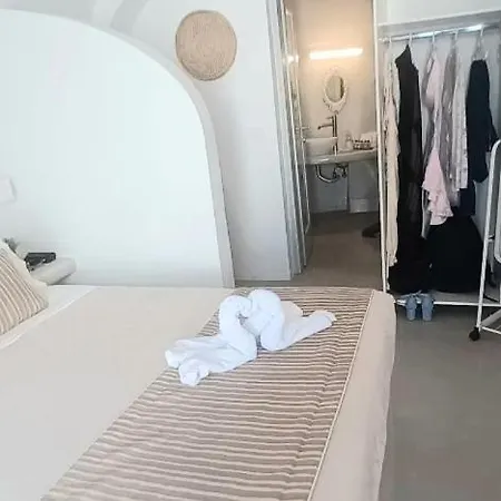 Golden Stone Santorini Aparthotel 4*