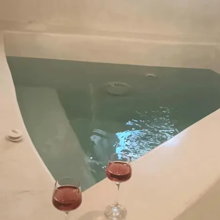 Golden Stone Santorini 4* Akrotírion