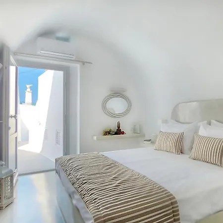 Golden Stone Santorini Apartahotel