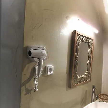 アパートホテル Golden Stone Santorini