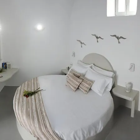 Golden Stone Santorini 4* Akrotírion