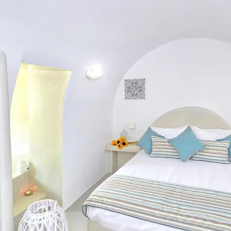 Golden Stone Santorini מלון דירות