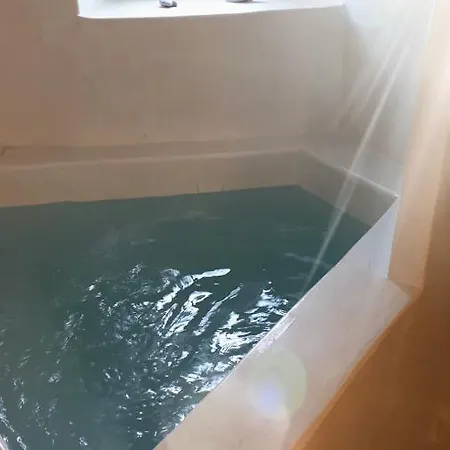 Golden Stone Santorini 4* Ακρωτήρι