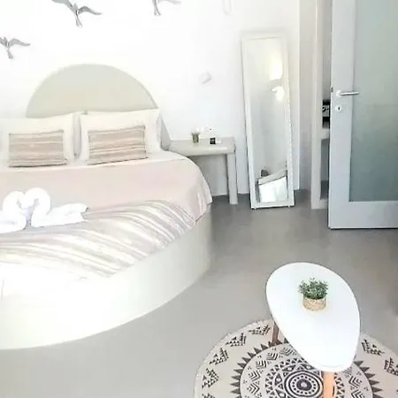 Golden Stone Santorini Hotel apartamentowy
