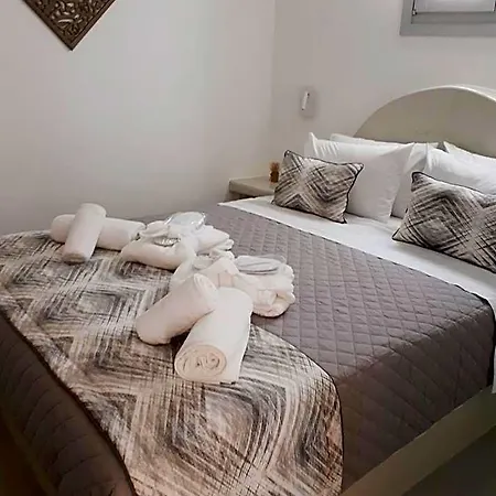 Golden Stone Santorini Aparthotel