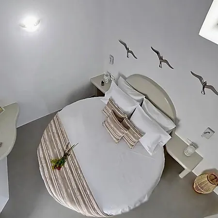 Golden Stone Santorini Apartahotel