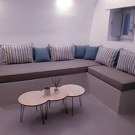 Golden Stone Santorini 4* Akrotírion