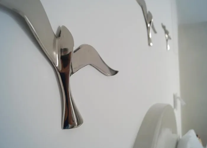 Golden Stone Santorini מלון דירות Akrotírion