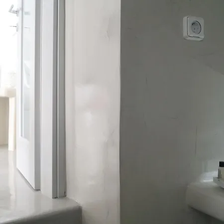 Golden Stone Santorini Akrotírion