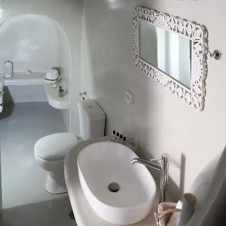 Golden Stone Santorini Akrotírion