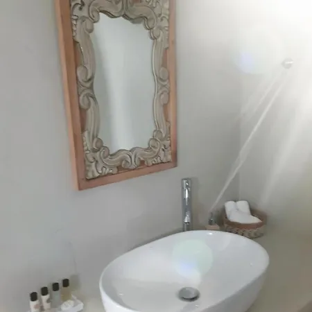 아파트호텔 Golden Stone Santorini Akrotírion