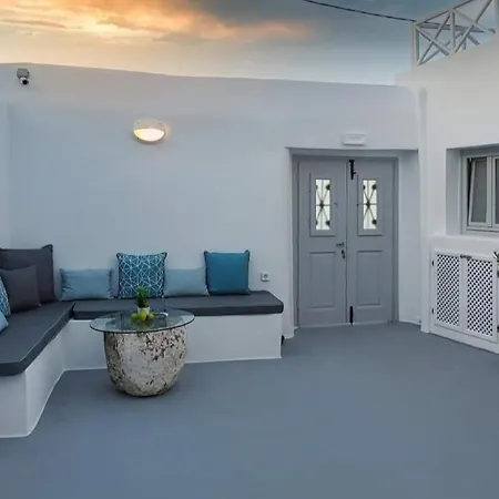 Golden Stone Santorini 公寓式酒店