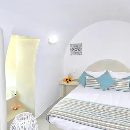 Golden Stone Santorini 4* Akrotírion