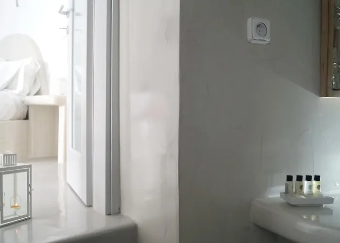 Golden Stone Santorini Akrotírion