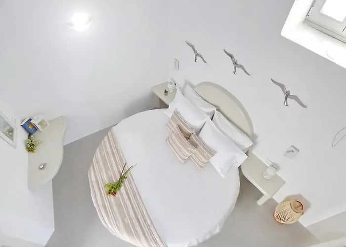 Golden Stone Santorini Ξενοδοχείο με διαμερίσματα 4*