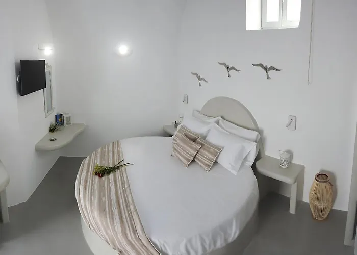 Golden Stone Santorini 4* Ακρωτήρι