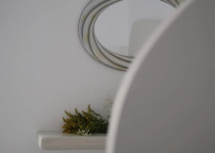 Golden Stone Santorini 公寓式酒店 Akrotírion