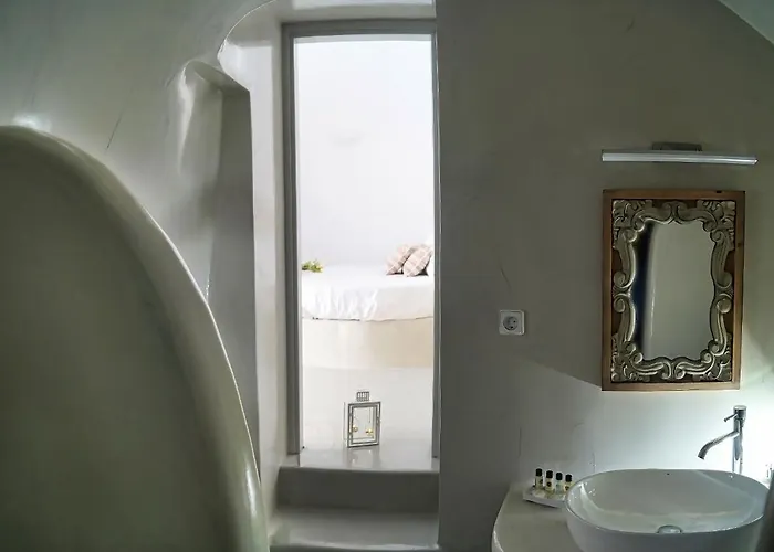 Golden Stone Santorini Ξενοδοχείο με διαμερίσματα 4*