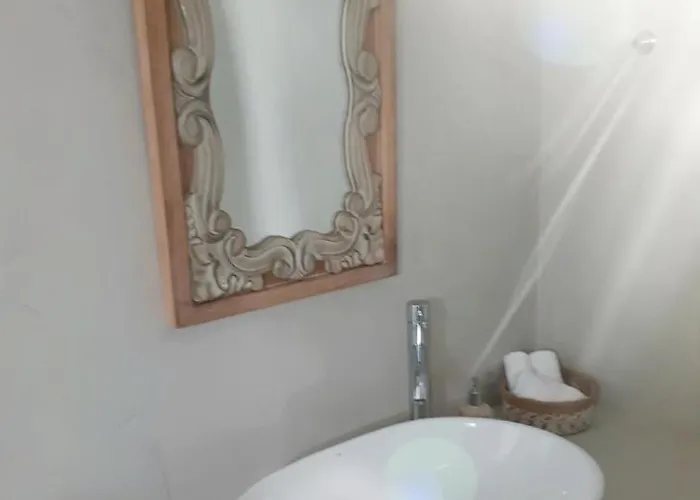 Ξενοδοχείο με διαμερίσματα Golden Stone Santorini Ακρωτήρι