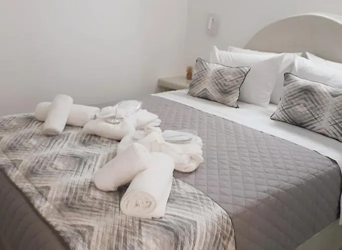 Golden Stone Santorini Ξενοδοχείο με διαμερίσματα 4*