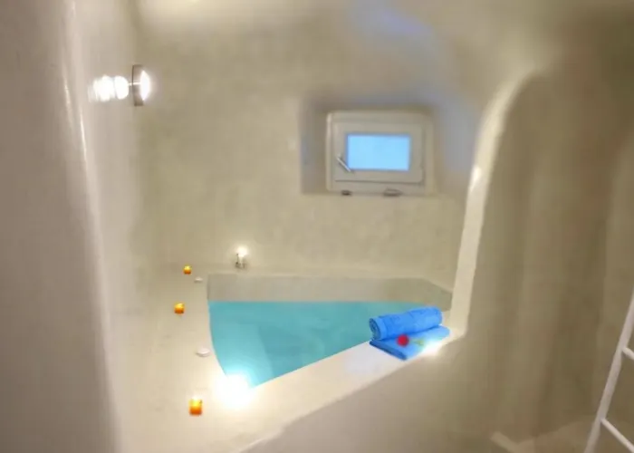 Golden Stone Santorini 4* Ακρωτήρι