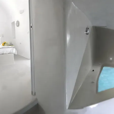 Golden Stone Santorini 公寓式酒店