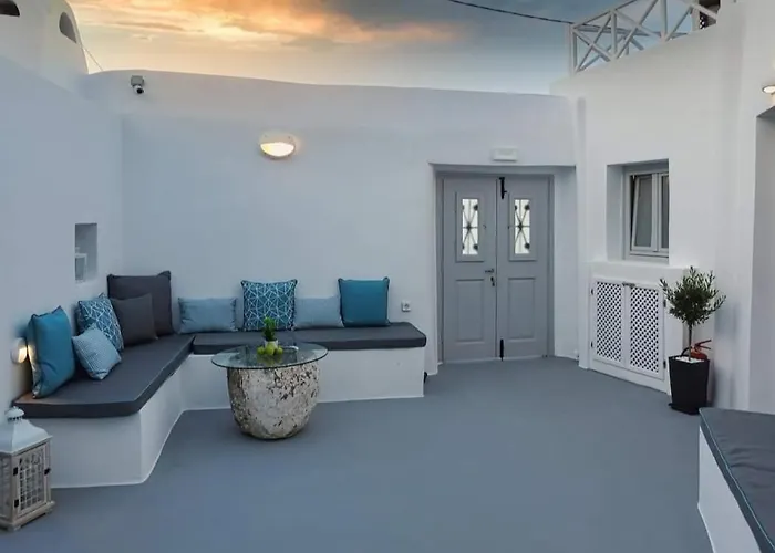 Golden Stone Santorini Apart-hotel